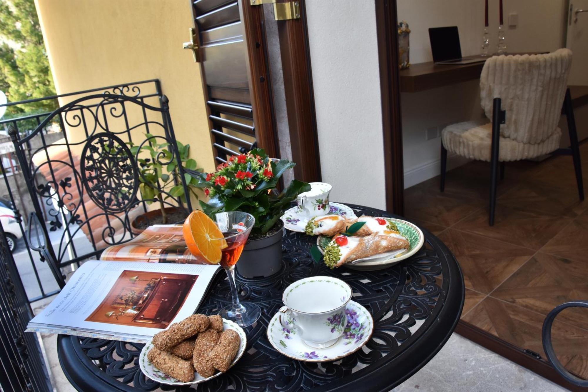 Gloden House Apartments Taormina Bagian luar foto