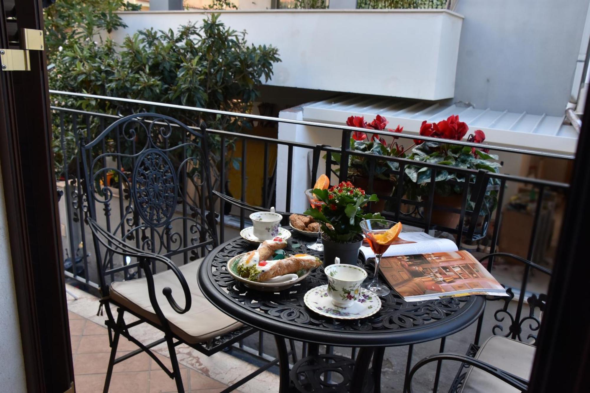 Gloden House Apartments Taormina Bagian luar foto