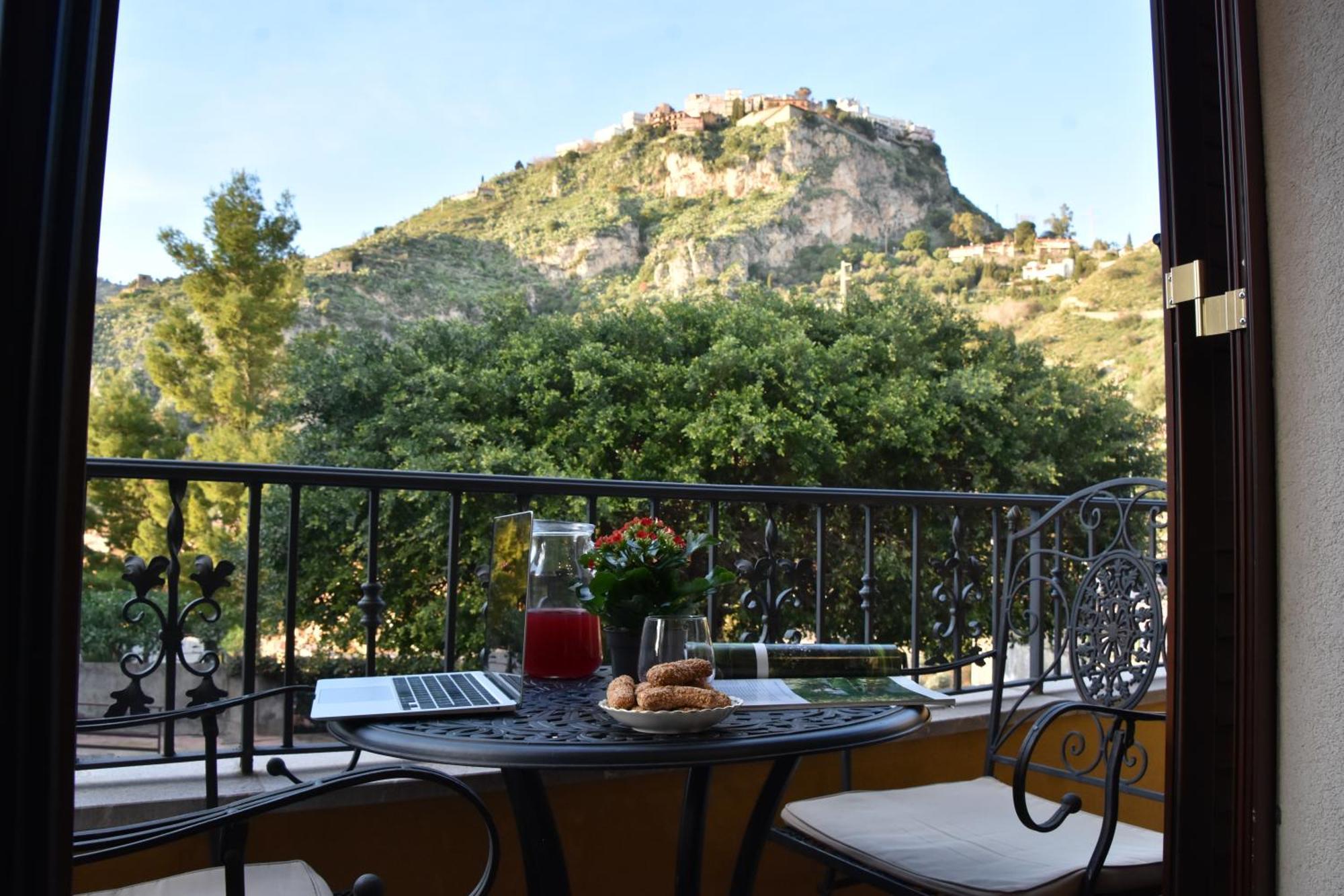 Gloden House Apartments Taormina Bagian luar foto