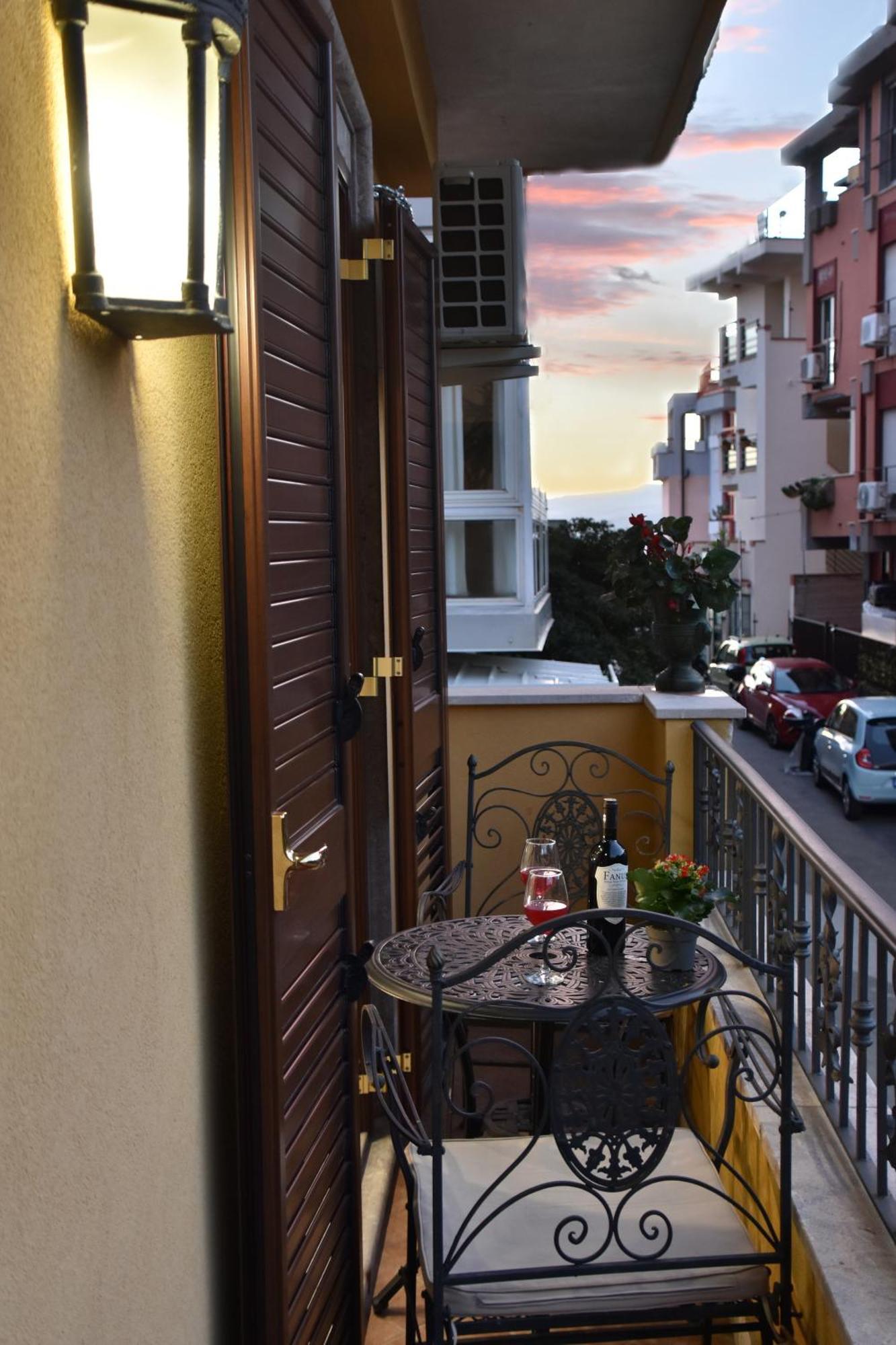 Gloden House Apartments Taormina Bagian luar foto